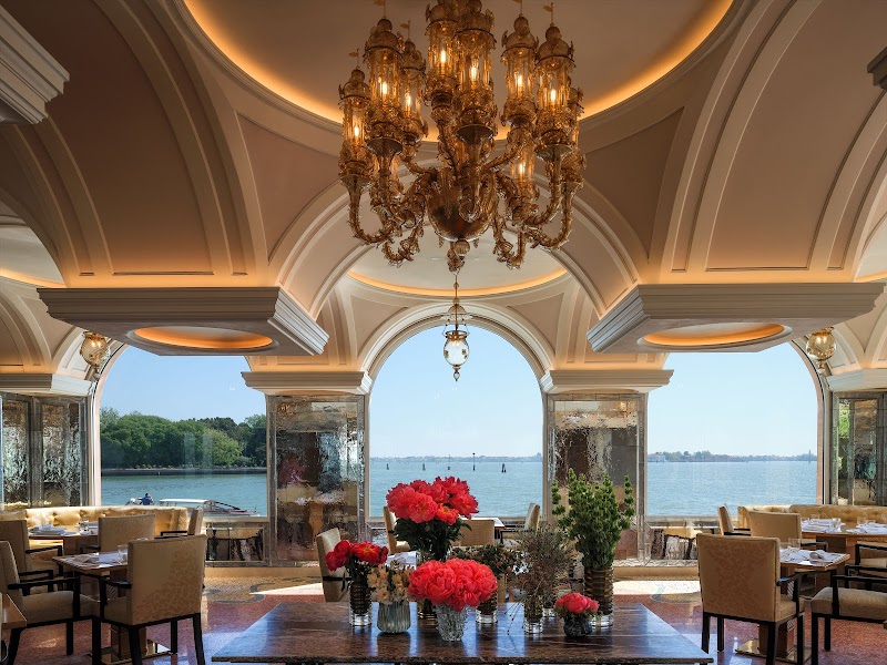 Oro Restaurant